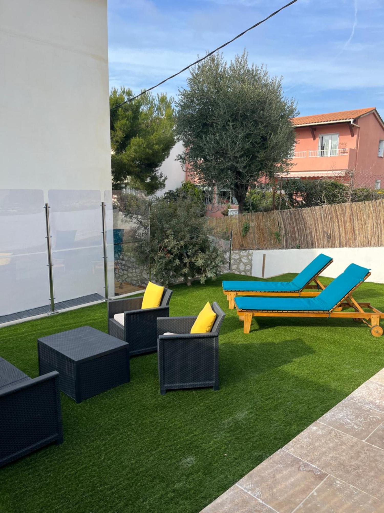Avec Jardin Proche Six Fours/sanary Apartment